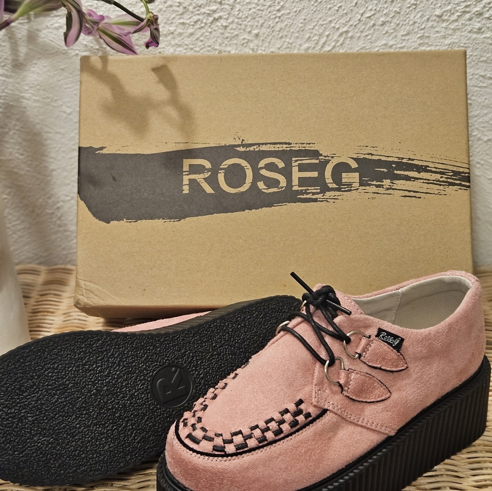 Platform Shoes - Picture 2 of 3